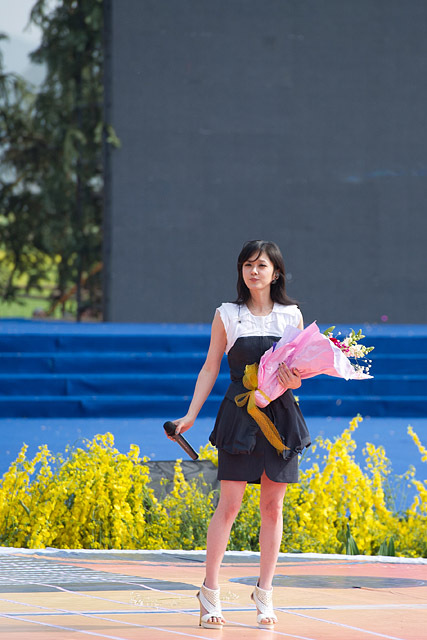 <em>张娜拉</em>发布度假<em>照片</em> 美貌童颜让粉丝羡慕不已