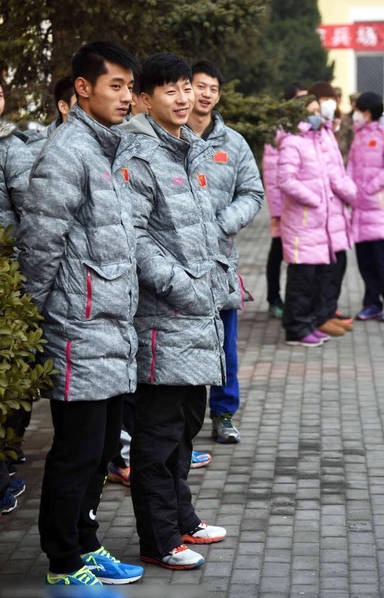 张继科坐拥20双同款小蓝鞋!(组图)